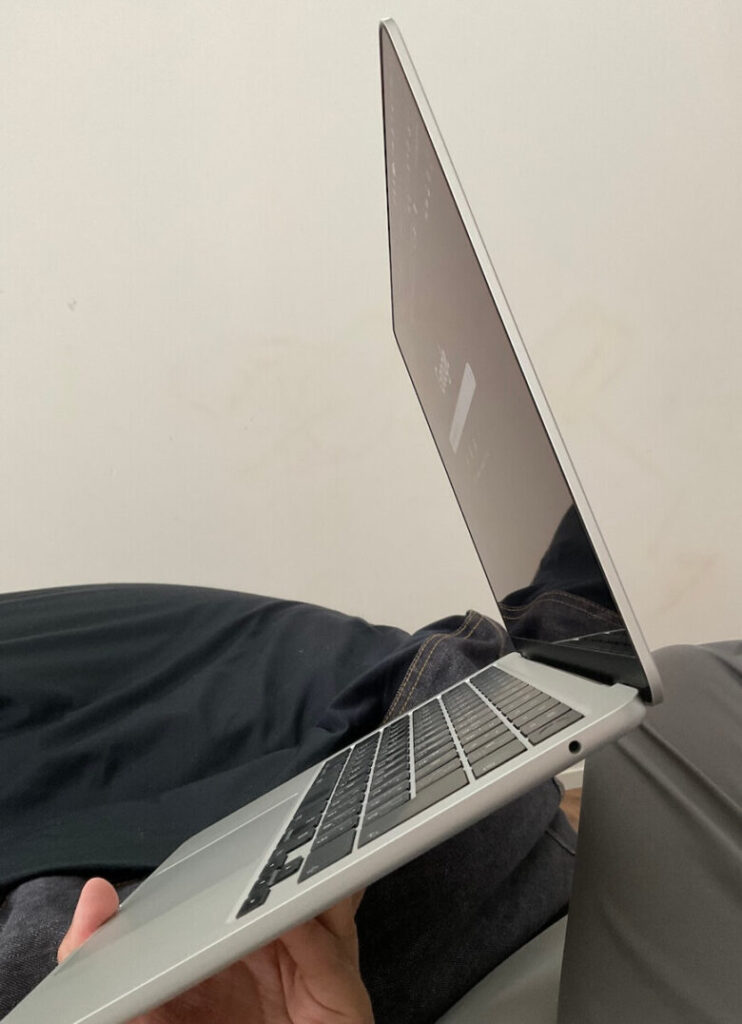 ごろ寝PC